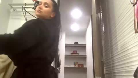 BRUNETTE DIAMOND  online show from 07.21.26