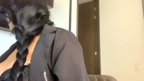 BRUNETTE DIAMOND  online show from 08.05.26