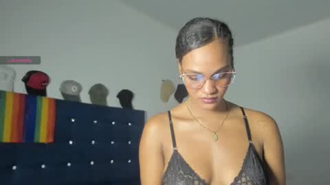 Snapshot of brunettjhelen chatting on 11.08.25 brunettjhelen online show from 11.08.25