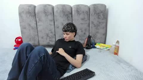Snapshot of bruno_cruz chatting on 06.13.26 Bruno Cruz online show from 06.13.26