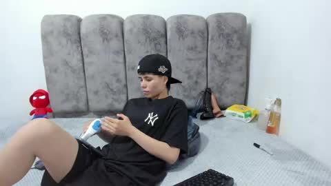 Snapshot of bruno_cruz chatting on 06.14.26 Bruno Cruz online show from 06.14.26
