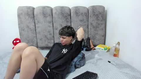 Snapshot of bruno_cruz chatting on 06.14.26 Bruno Cruz online show from 06.14.26