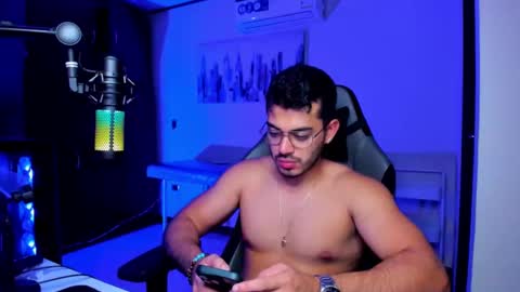 Snapshot of bruno_diaz31 chatting on 10.17.25 Bruno online show from 10.17.25