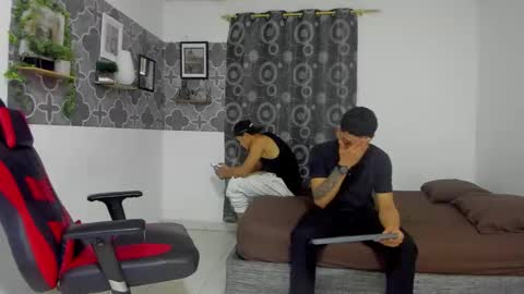 Snapshot of bruno_snow chatting on 10.24.25 bruno_snow online show from 10.24.25