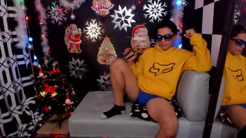 Join my fan club here 150 tokens a month online show from 12.29.24