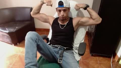 Snapshot of brunocuttie94 chatting on 05.10.26 Join my fan club here 150 tokens a month online show from 05.10.26