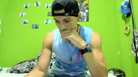 Snapshot of brunocuttie94 chatting on 06.08.26 Join my fan club here 150 tokens a month online show from 06.08.26