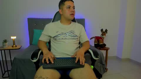 Snapshot of bry_hillx chatting on 11.27.25 Bry Hill online show from 11.27.25