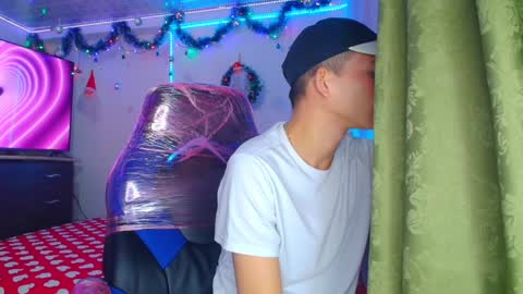 Snapshot of bryam_hot chatting on 12.16.24 BRYAM INDEPENDENT MODEL online show from 12.16.24