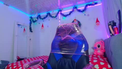 Snapshot of bryam_hot chatting on 12.18.24 BRYAM INDEPENDENT MODEL online show from 12.18.24