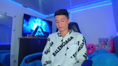 Snapshot of bryam_hot chatting on 01.24.25 BRYAM INDEPENDENT MODEL online show from 01.24.25