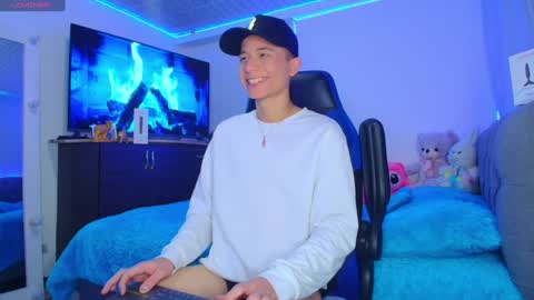 Snapshot of bryam_hot chatting on 01.25.25 BRYAM INDEPENDENT MODEL online show from 01.25.25