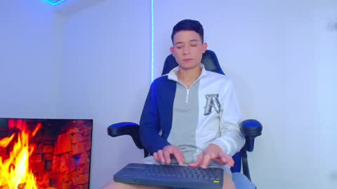 Snapshot of bryam_hot chatting on 01.30.25 BRYAM INDEPENDENT MODEL online show from 01.30.25
