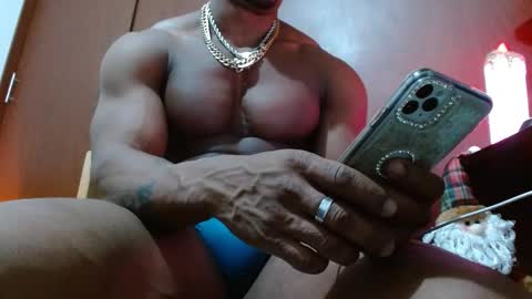 Enjoy the best muscle straws   online show from 02.22.25
