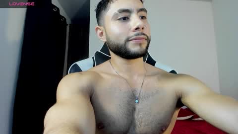 Snapshot of bryan_oficials chatting on 11.28.25 bryan_oficials online show from 11.28.25