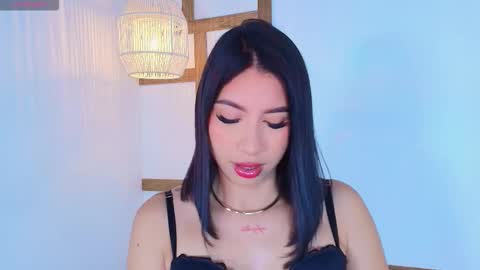 BryannaHills online show from 09.12.25