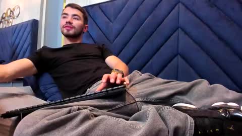 bryce_hall19 online show from 09.13.25