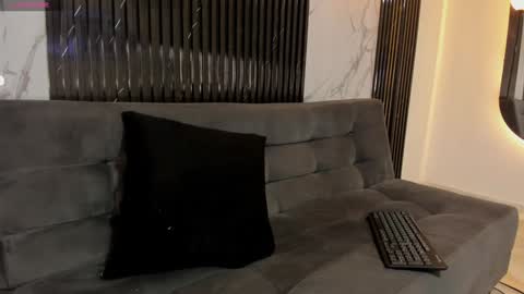 Bryxon  online show from 01.26.25