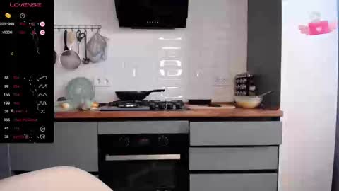 Snapshot of bubbblegum chatting on 02.22.25 Bubblegum online show from 02.22.25