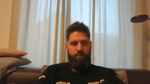 bubblebee1982 online show from 12.18.24