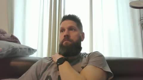 bubblebee1982 online show from 01.15.25