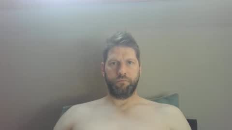 bubblebee1982 online show from 04.25.26