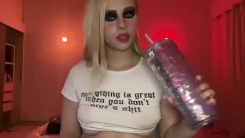 Snapshot of bubblebut11 chatting on 09.12.25 Isabella but call me isa  online show from 09.12.25