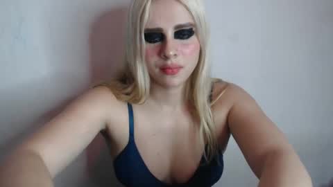 Snapshot of bubblebut11 chatting on 10.09.25 Isabella but call me isa  online show from 10.09.25