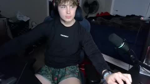 Snapshot of bubblebuttbdn chatting on 11.05.25 BubblebuttBdn online show from 11.05.25