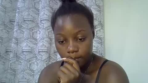 bubbly_ass30 online show from 12.22.25