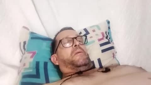 Snapshot of buchs32 chatting on 10.27.25 buchs32 online show from 10.27.25