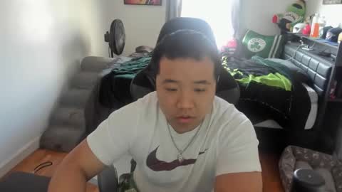 Snapshot of buffsexyman24 chatting on 02.11.26 buffsexyman24 online show from 02.11.26