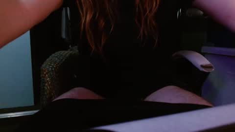 Snapshot of builtdeadboy chatting on 11.09.25 builtdeadboy online show from 11.09.25