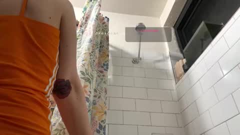 Snapshot of bukkakebae chatting on 02.14.25 bukkakebae online show from 02.14.25