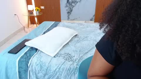 Rossi Hill online show from 04.01.26