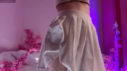 Snapshot of bunny_gaze chatting on 02.24.26 Kira online show from 02.24.26