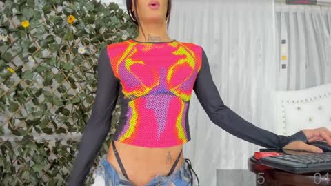 Angela Santini online show from 02.05.25