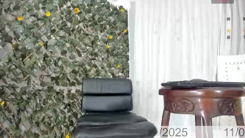 Angela Santini online show from 02.11.25