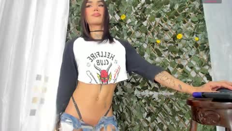 Angela Santini online show from 03.11.25