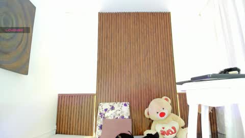 Angela Santini online show from 09.21.25