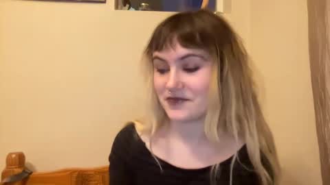 esme gray online show from 12.27.24
