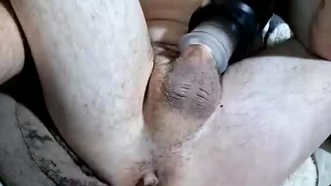 Buster18Hymen online show from 12.20.25