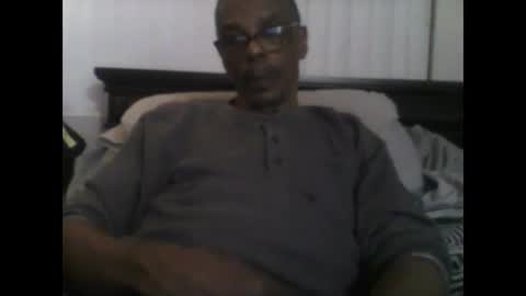 Busturgutzgd1 online show from 12.13.24