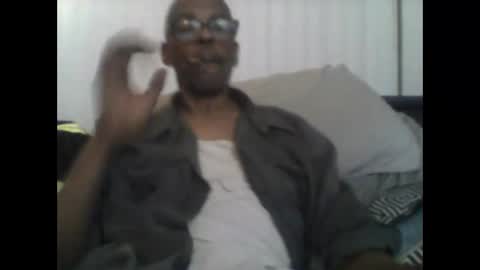 Busturgutzgd1 online show from 12.23.24