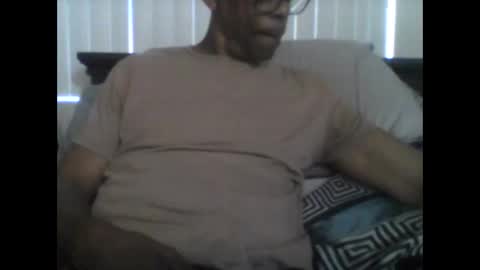 Busturgutzgd1 online show from 12.25.24