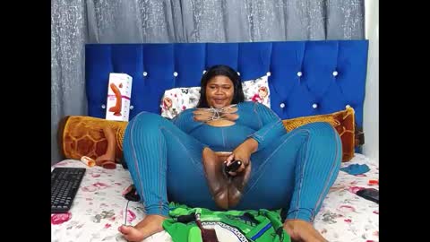 Snapshot of bustybmwx chatting on 10.31.25 bustybmwx online show from 10.31.25