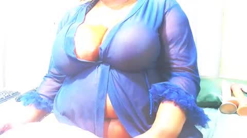 bustymaturestepmum online show from 05.11.26