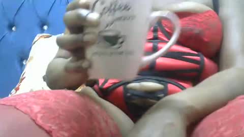 Snapshot of bustynolimit82 chatting on 09.28.25 BustyNolimit82 online show from 09.28.25