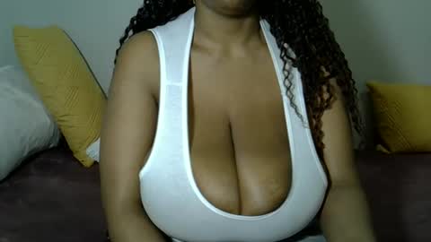 bustytessa37 online show from 05.13.26