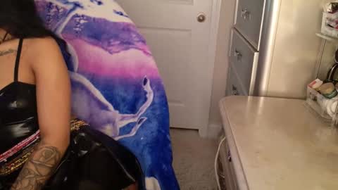 butterfly booty online show from 03.12.26